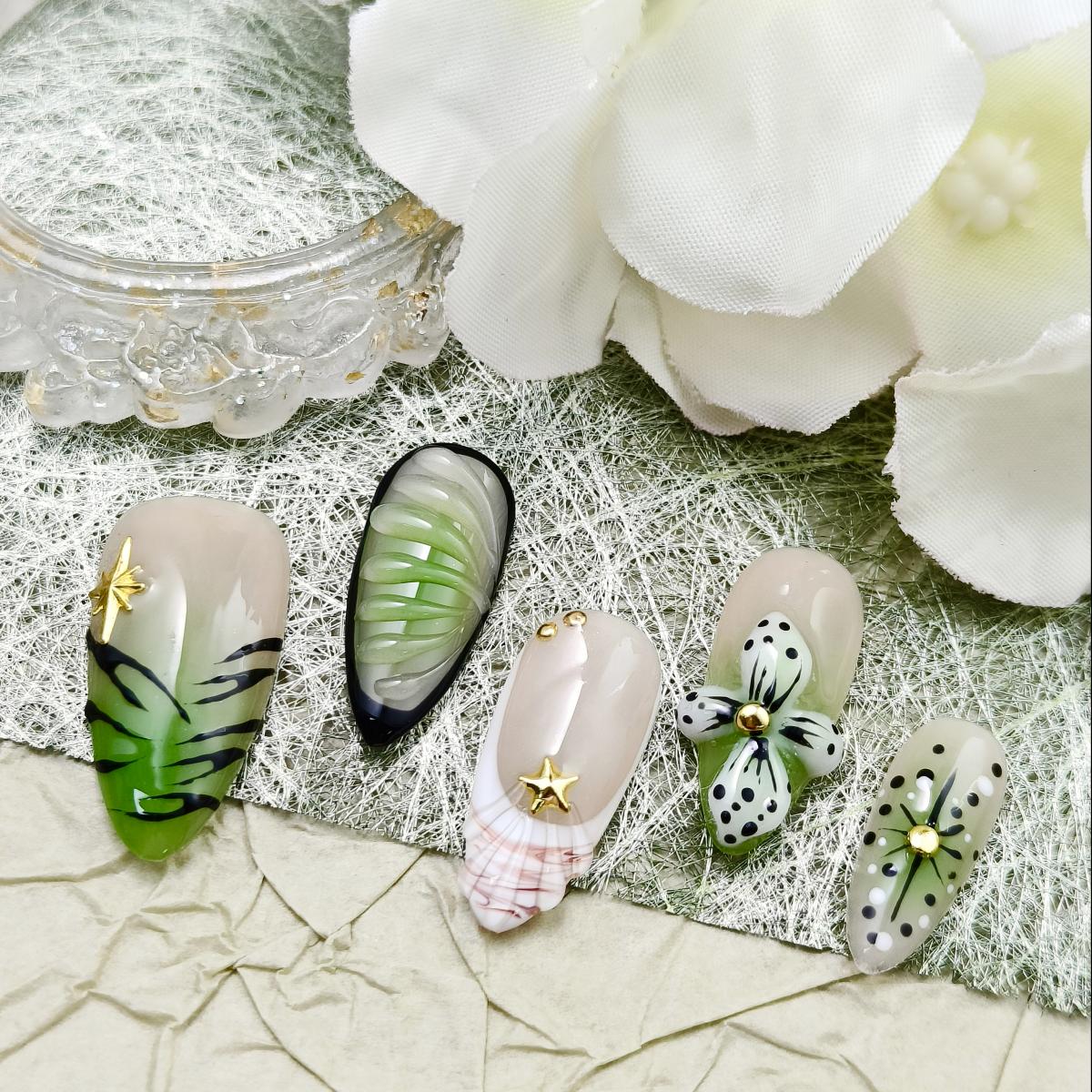 10pcs 3D Flowers Handmade Press-on nails Medium Almond Nails Bundle Vibrant Green 3D Handraw Star Finished nail stickers Free storage box jelly glue n