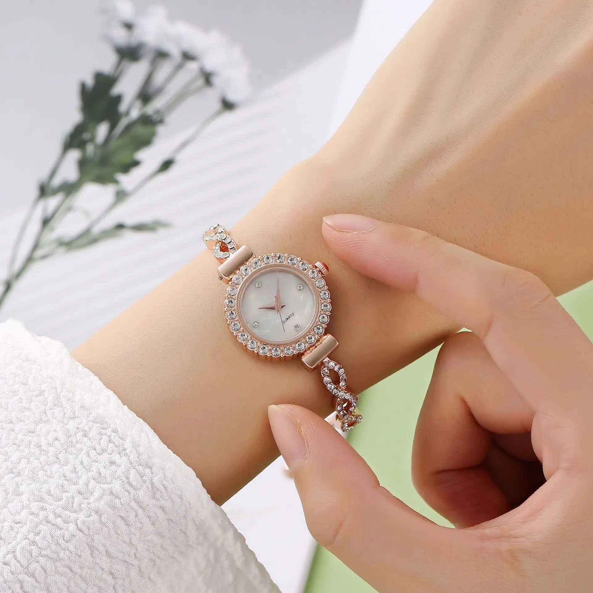 Luxury Womens Watches Simple Quartz Wristwatches Small Dial Watches Bracelet Ladies Watch Gift Clock Relogio Feminino XJ250527