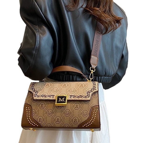 Luxury Brand Designer Bag This Year's Popular For Women 2025 New Printed Letter Light Luxury Single Shoulder Crossbody Small Square Bag