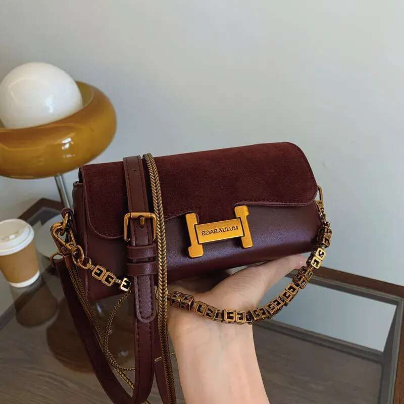 Stylish Multi-Functional Shoulder Purse with Premium Chain Detail