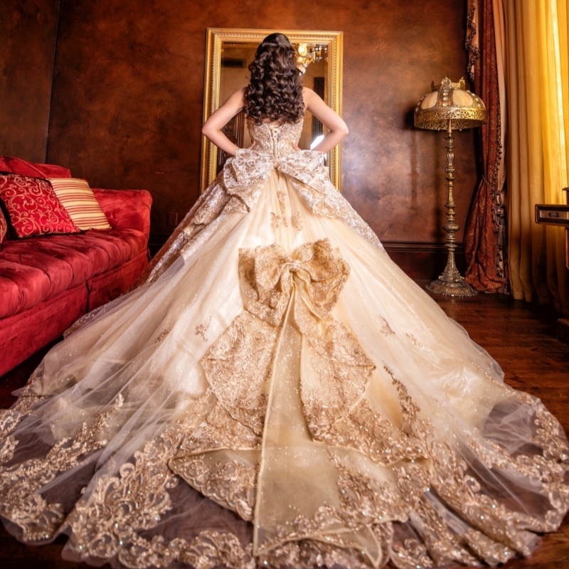 Champagne Gold Shiny Quinceanera Dresses Ball Gown Off The Shoulder Applique Lace Beading Crystal Bow Tull Party Birthday Sweet 16 Dress Vestidos 15 A