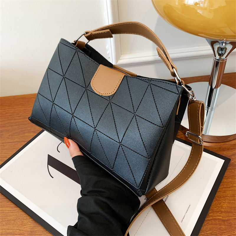 New women's bag new simple casual women's bag summer new single shoulder sloping body Western style fashionable handbag patchwork grid desig