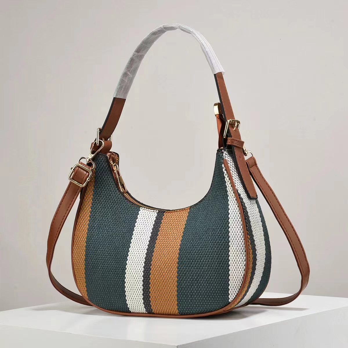 Luxury Brand Designer Bag 2024 Winter New Simple Contrasting Color Underarm Fashionable And Stylish Large Capacity Canvas Crossbody Small Bag