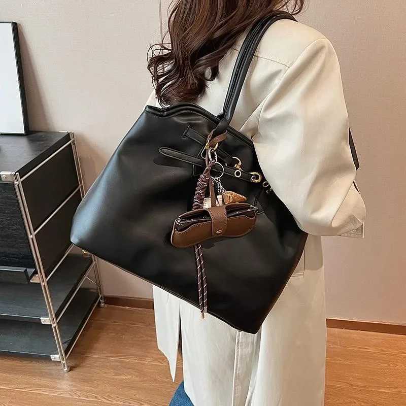 Big PU Leather Shoulder Bags For Women Korean Fashion Luxury Retro Large Capacity Underarm Bag 2025 New Trend Handbags Y250528