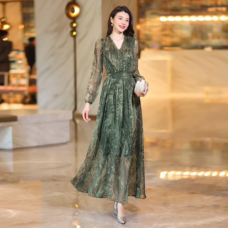 Sophisticated Women's Long Sleeveless Floral Print Gown With High Rise Detailing For Casual Events