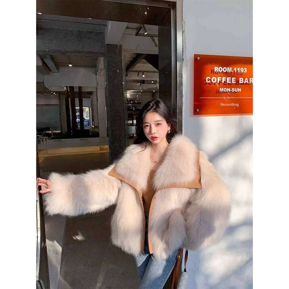 2024 Winter New Fashionable Jacket Tweed Style Cropped Loose-fit Fur Top One-piece Big Lapel Coat