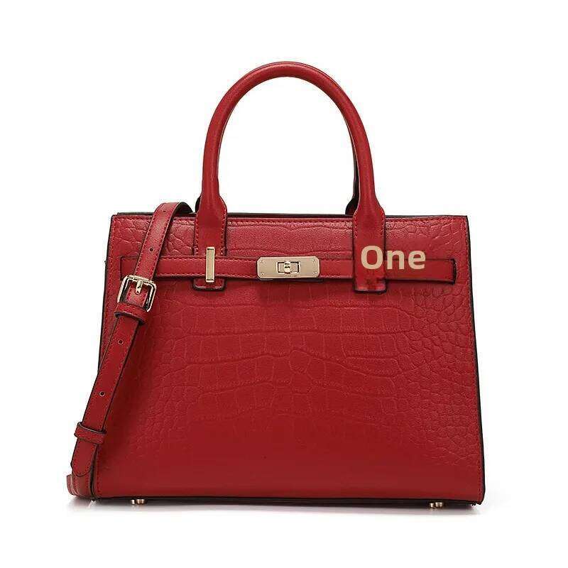 Fashionable Red Women's Crossbody New Bride Wedding Gift Bag Soft Style Medium Size Ideal For Elderly Middle-Aged Women