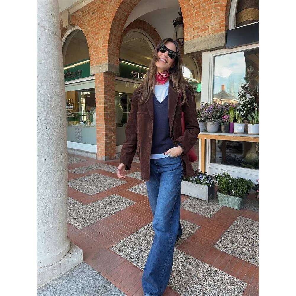 Women 's Suede Vintage Laple Full Sleeve Pockets Thicken Outwears Female 2025 Spring Fashion New Lady Demi-season jacket