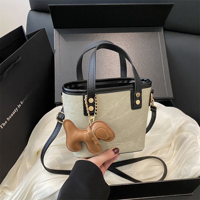 Top quality Brand High Quality New Style Trendy Handbag for Women 2025 Spring New Fashion Shoulder Bag Casual Fashion Crossbody Bag New Free Delivery 