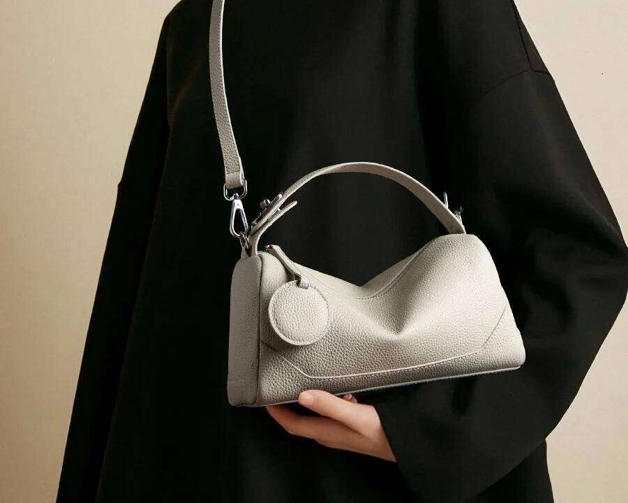 2025 New Head Layer Women's Fashion Genuine Leather Boston Versatile Trendy Handheld Crossbody Bag