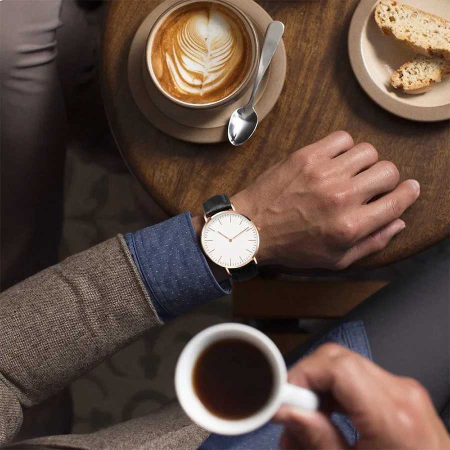 Fashion Women Watches Luxury Metal Dial Leather Belt Analog Ladies Quartz Wrist Watch Simple Casual Female Clock Montre Femme XJ250527