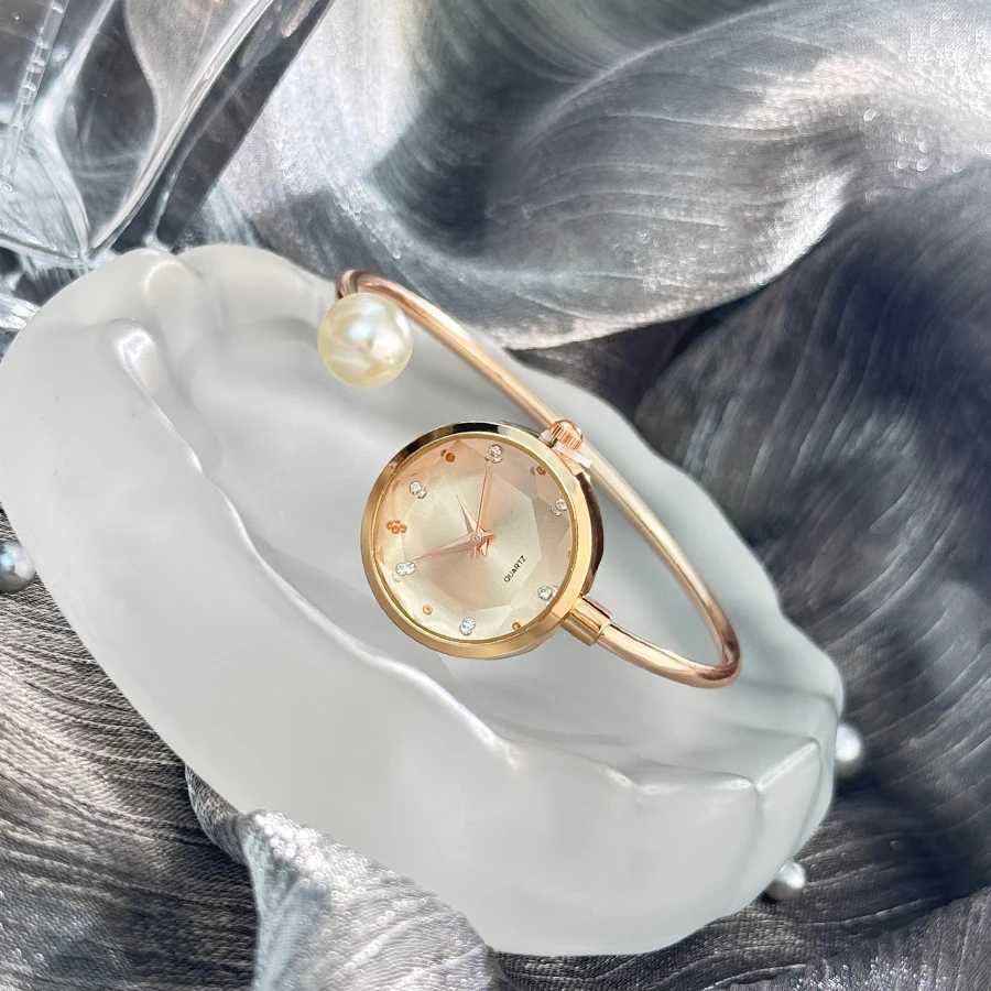 Womens Slim Little Bracelet 1 Large Pearl Diamond Cut Glass Rhinestone Dial Minimalist Quartz Watch Bracelet Watch XJ250527