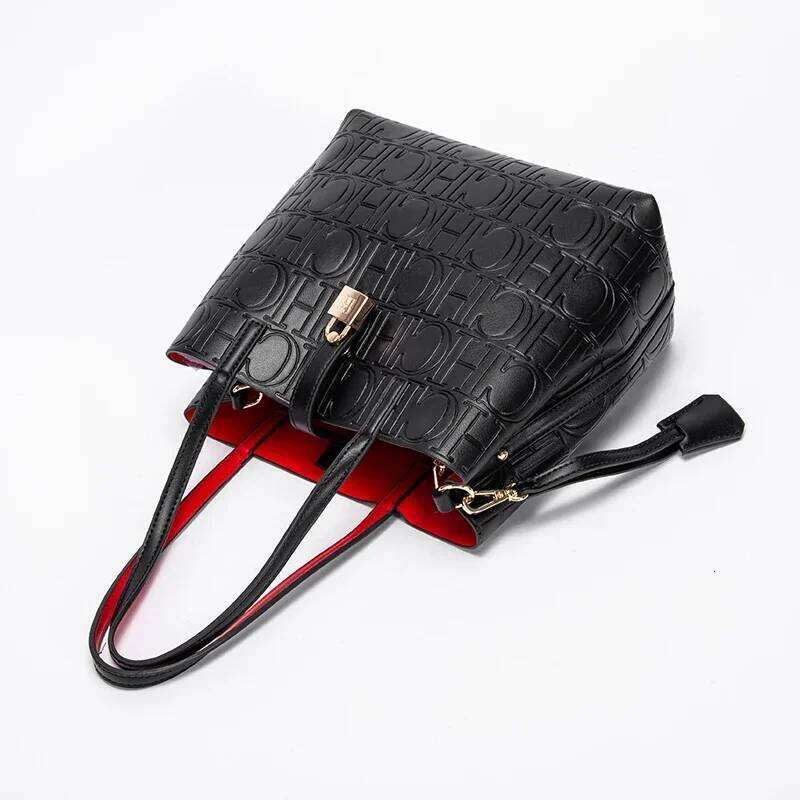 CH Crossbody 2024 Fashion Brand Women's Casual Versatile Emed Pattern Leather Solid Colour Letter Shoulder Bag