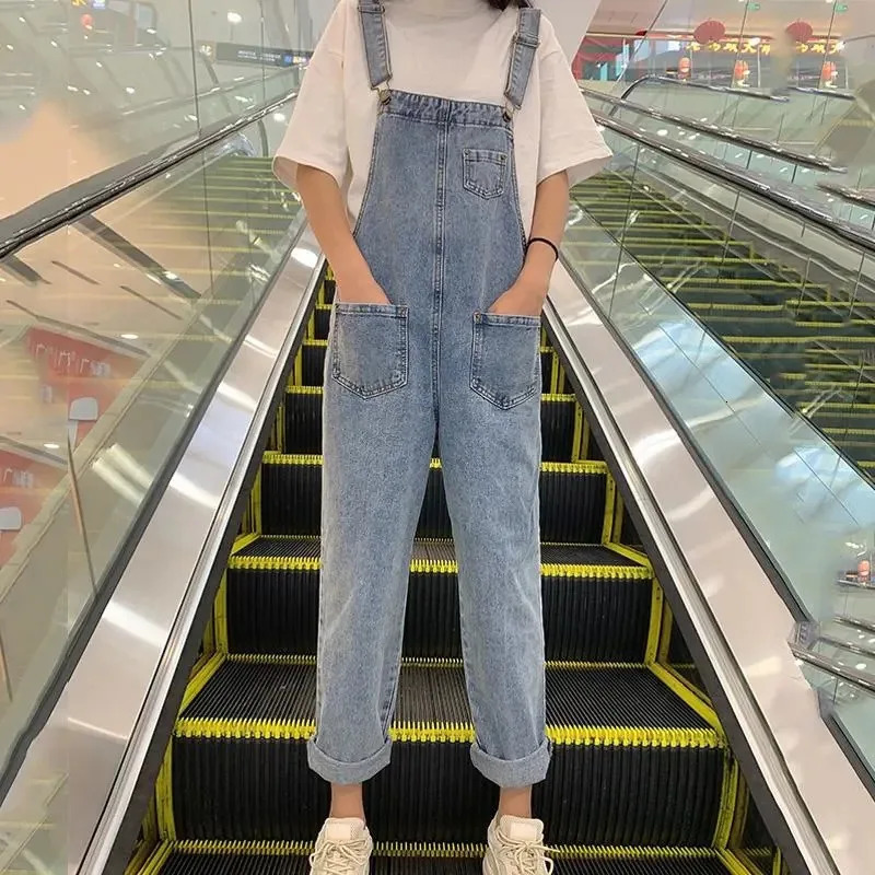 Korean Version of Casual Niche and Youthful Denim Overpants. Fashionable and Loose Styles for Women Washed Denim Suspenders 250523