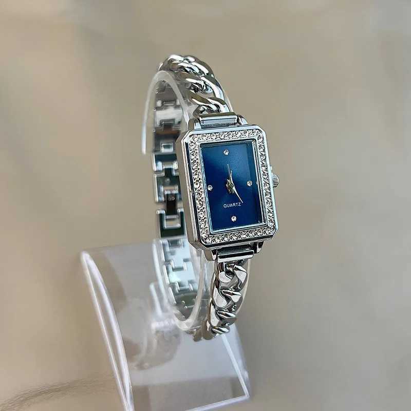 Women Square Drill Point Scale Dial Quartz Steel Strap WatchXJ250527