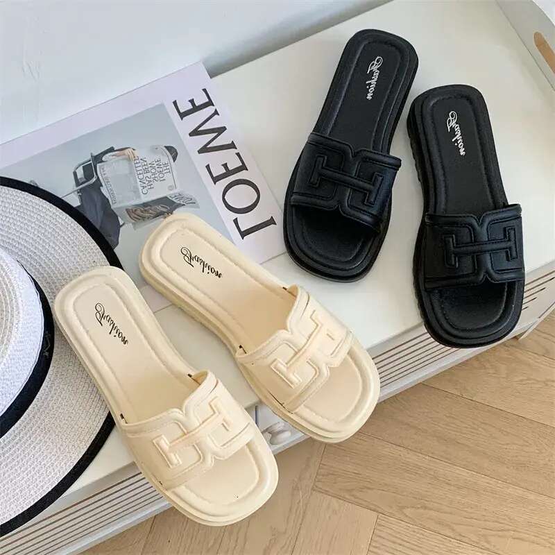 Free shipping 2025 new Slippers designer sandals womans casual ladies sliders Platform slipsole slippers woman outdoor Shoes