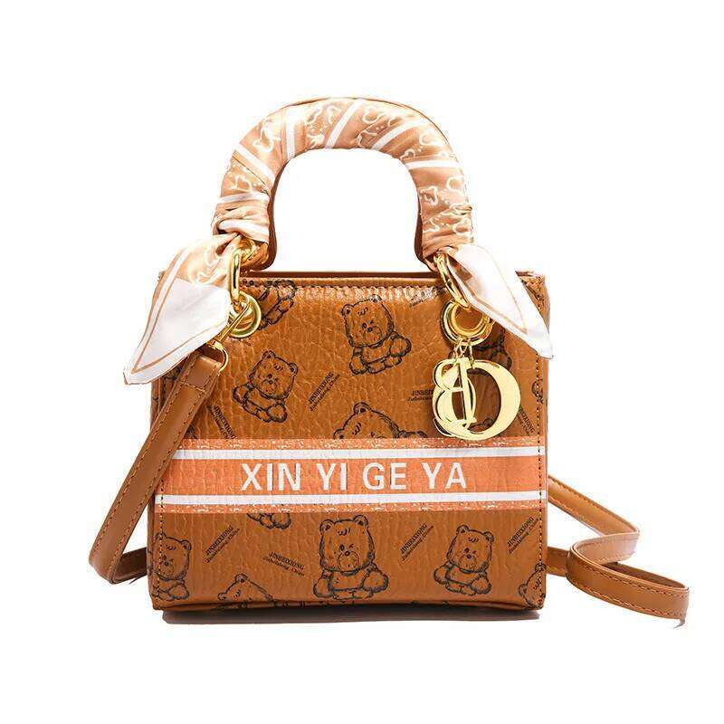 2025 New Women's Printed Bear Princess Diana Niche High-End Fashion Versatile Shoulder Messenger Bag