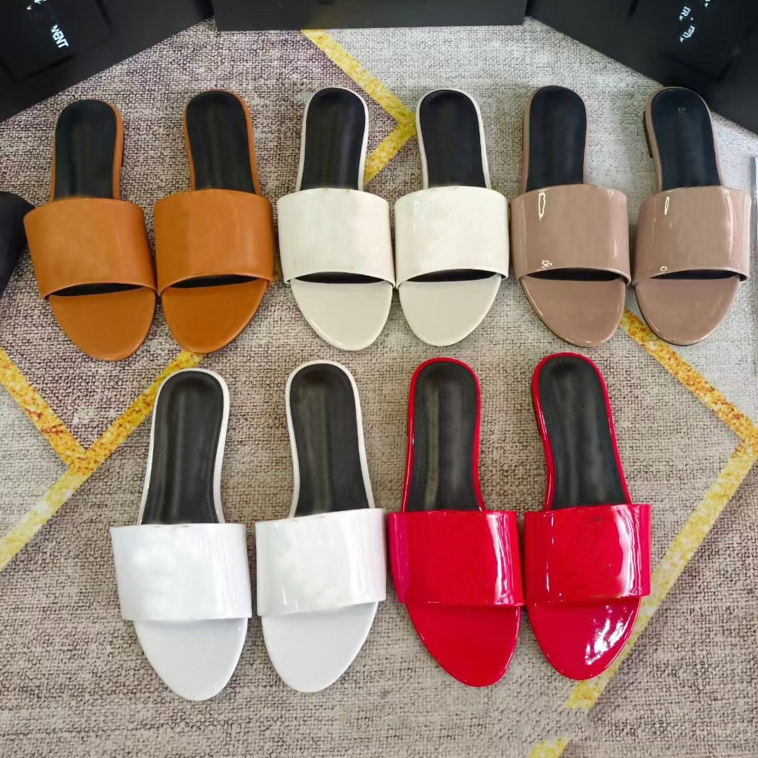 Designer Slides Sandals Pattern Patent Leather Slipper Womens Famous Flip Flops Sandal Black Golden Y Sandales Loafers Ladies Party Office Fashion Sliders