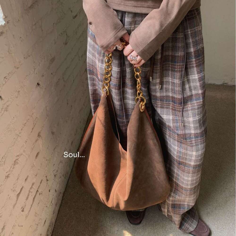 Capacity Matte Casual Commuter Tote Autumn Winter New Genuine Leather Women's Niche Bucket Single Shoulder Large Bag