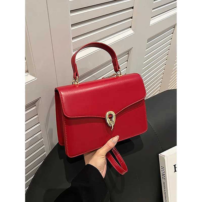 High Quality Women Commute Shoulder Bag Luxury Red Design Sense Fashion Bridal Wedding Bag Large Capacity Portable Crossbody Bag Y250528
