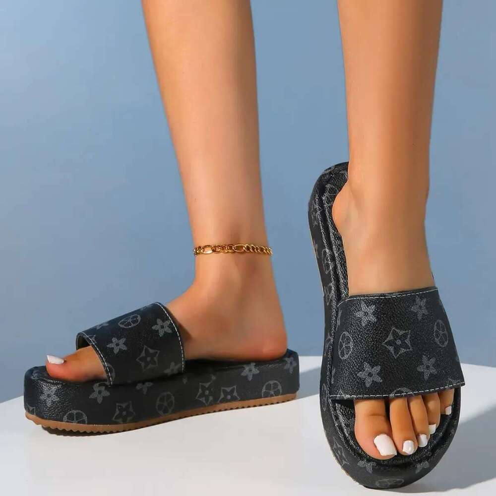 2025 hot free shipping designer for womens flat black beige brown Large size new beach slippers