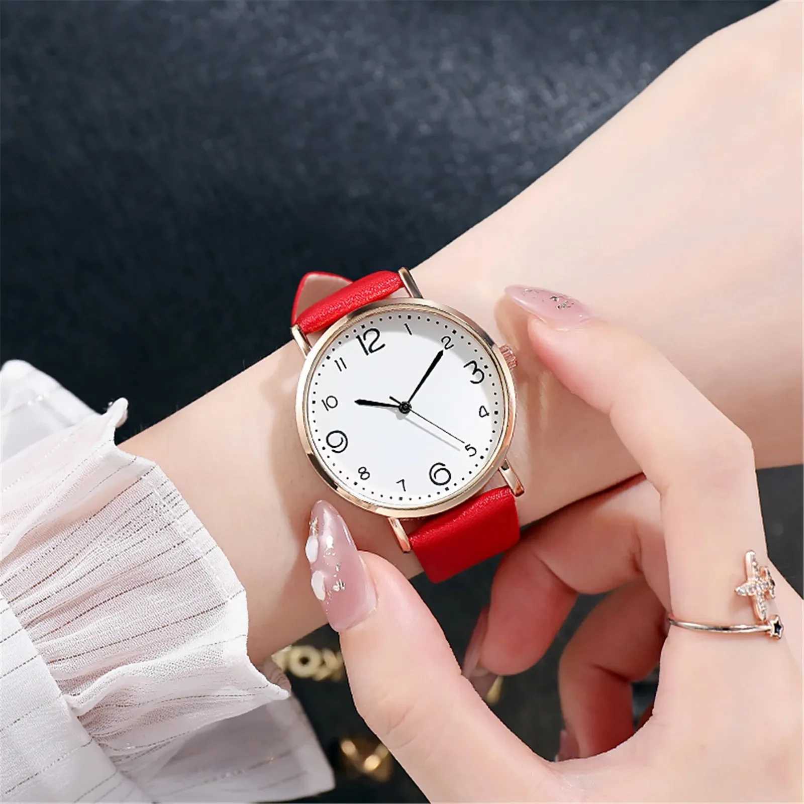 Popular Womens Mesh Strap Star Decoration Versatile Leather Strap Watch Fashionable Simple Quartz Watch XJ250527