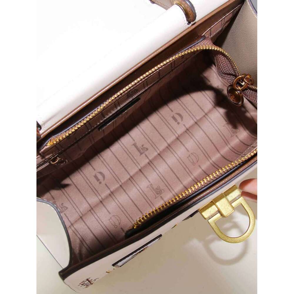 Haute Couture Original Design 2024 New Fashion women's bag Hand Embroidered Dream House Handbag Retro Elf Cat