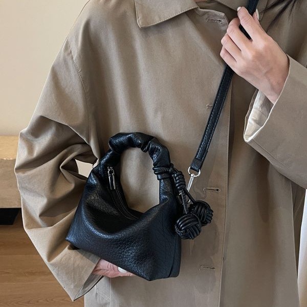 2025 popular women's armpit autumn and winter new fashionable handbag designer multifunctional single shoulder dumpling bag crossbody bag