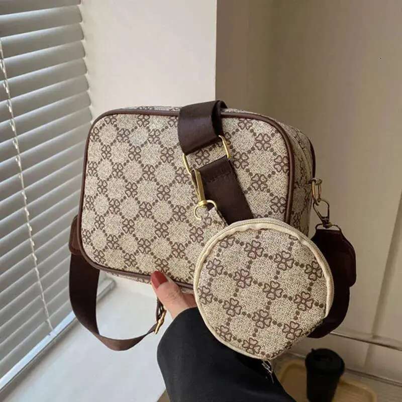 simple and trendy texture casual womens shoulder with a foreign style strap hanging bag diagonal crossbody small