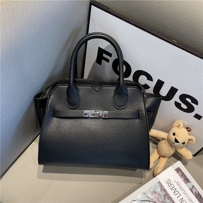 Top brand high-quality new free designer bag new handbag 2025 shoulder bag commuting elegant fashion crossbody bag new free designer bag