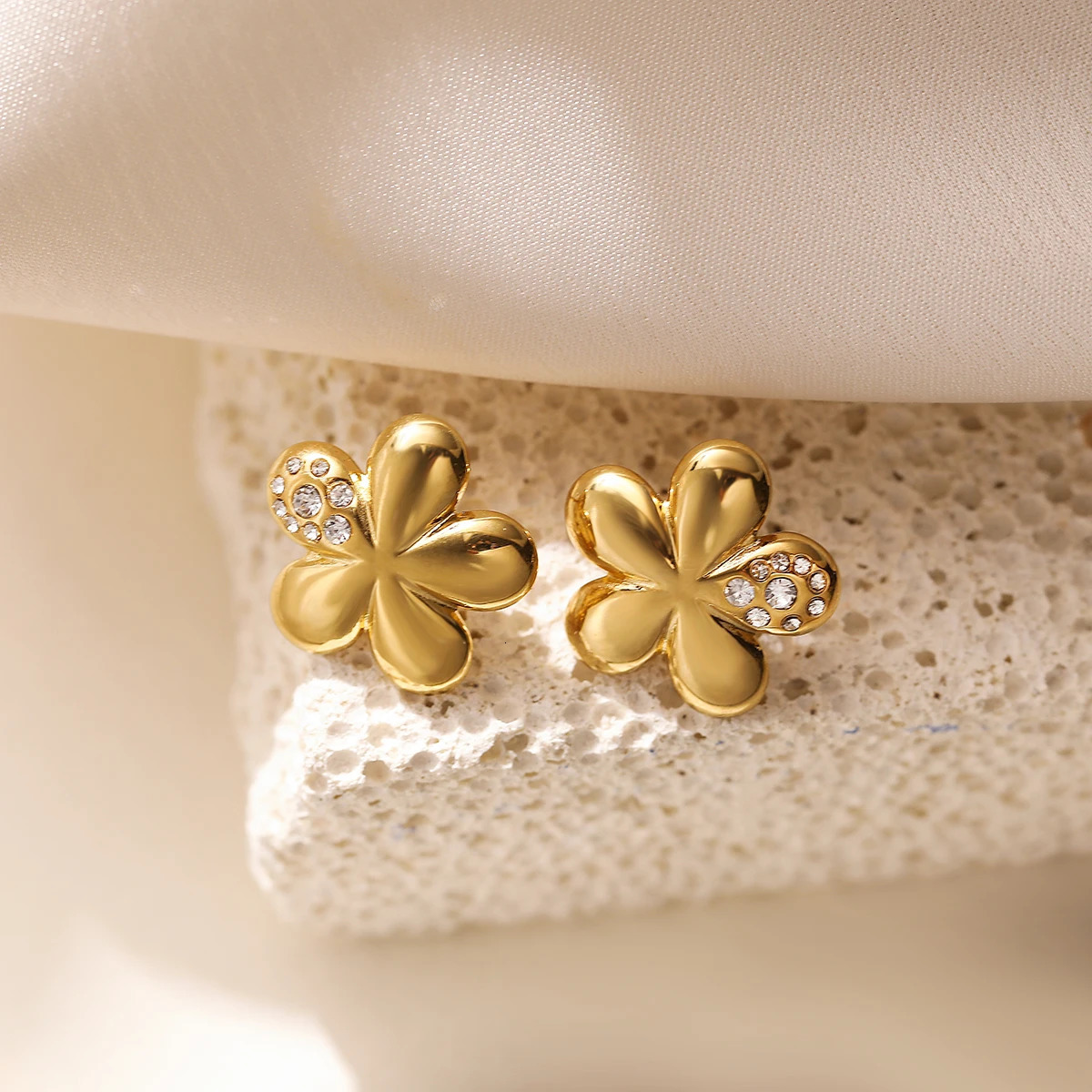 Arrival Gold Color 316LL Stainless Steel Cute Flower Stud Earring For Women Non-Fading CZ Jewelry 250527