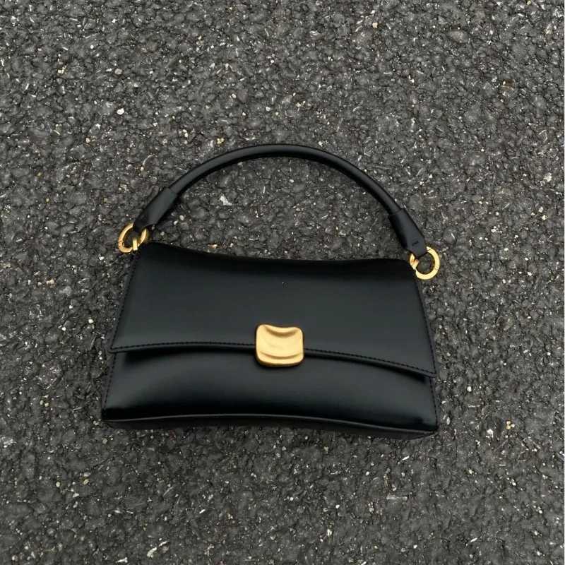 Black Flap Lock Handbags Women PU Leather Top-Handle Messenger Bag Casual Female Crossbody Bag Retro Square Shoulder Bag Purse Y250528