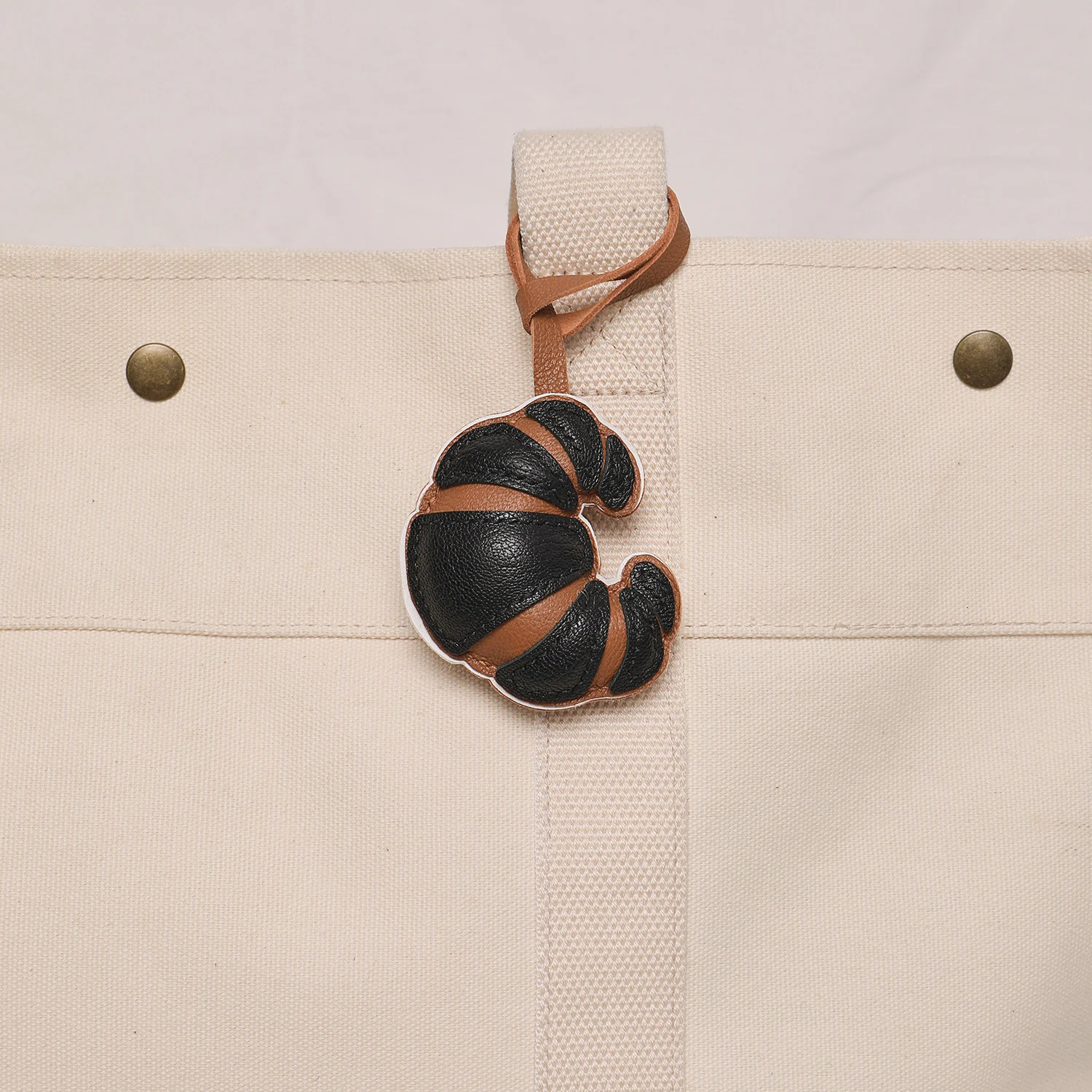 Handmade Sheepskin Croissant Leather Bag Charm KeyChain Kawaii Animal Bag Backpack Charms Couple Friend Jewelry Gift 250527