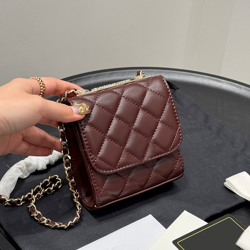 Women Designer Lambskin Trendy Inlay Diamonds Letter Mini Lipdtick Vanity Bags With Gold Matelasse Chain Crossbody Card Holder Cosmetic Case Makeup Purse 14cm
