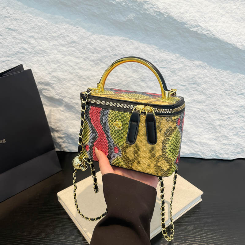 Luxury Brand Designer Bag 2025 New Fashionable Snake Skin Pattern Women's Bag Trendy Luxury Pearl Handheld Popular Single Shoulder Diagonal Span