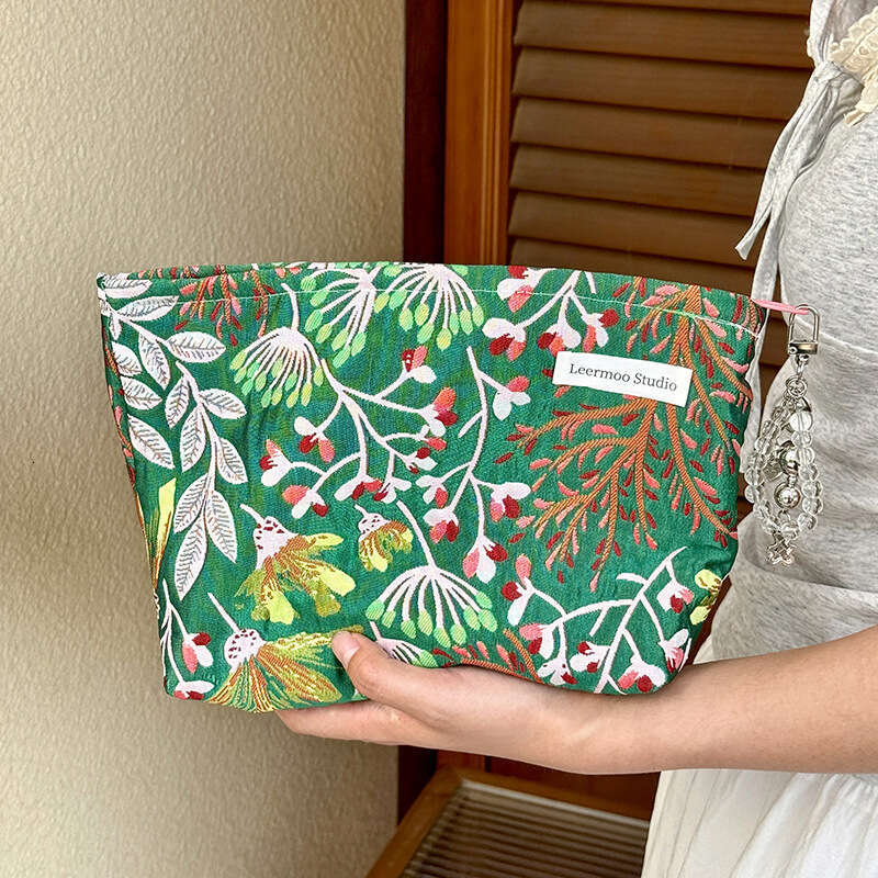 New Embossed Flower High-Quality Makeup Large Capacity Portable Clutch Women's Inner Liner Bag for Travel and Outings