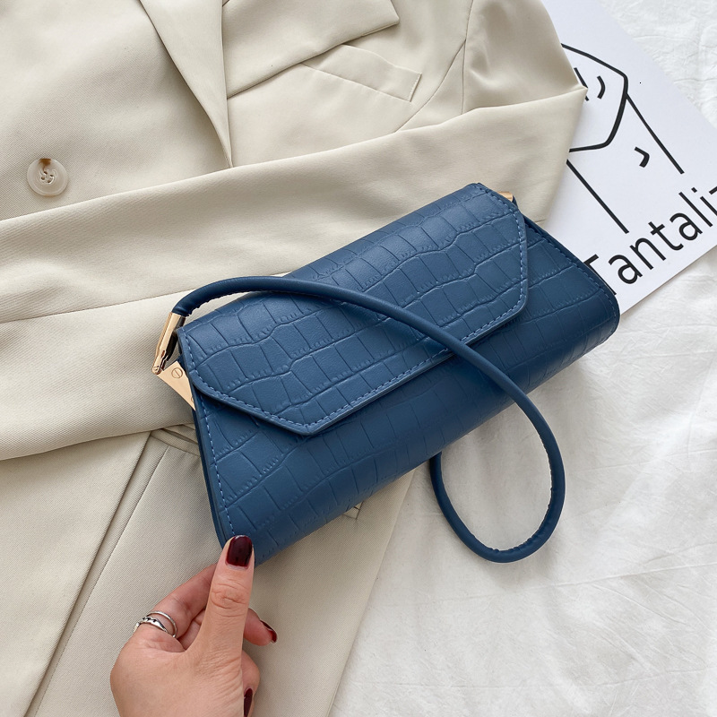 New popular women's bag trend fashionable women's single shoulder underarm French commuter bag retro designer solid color single shoulder un