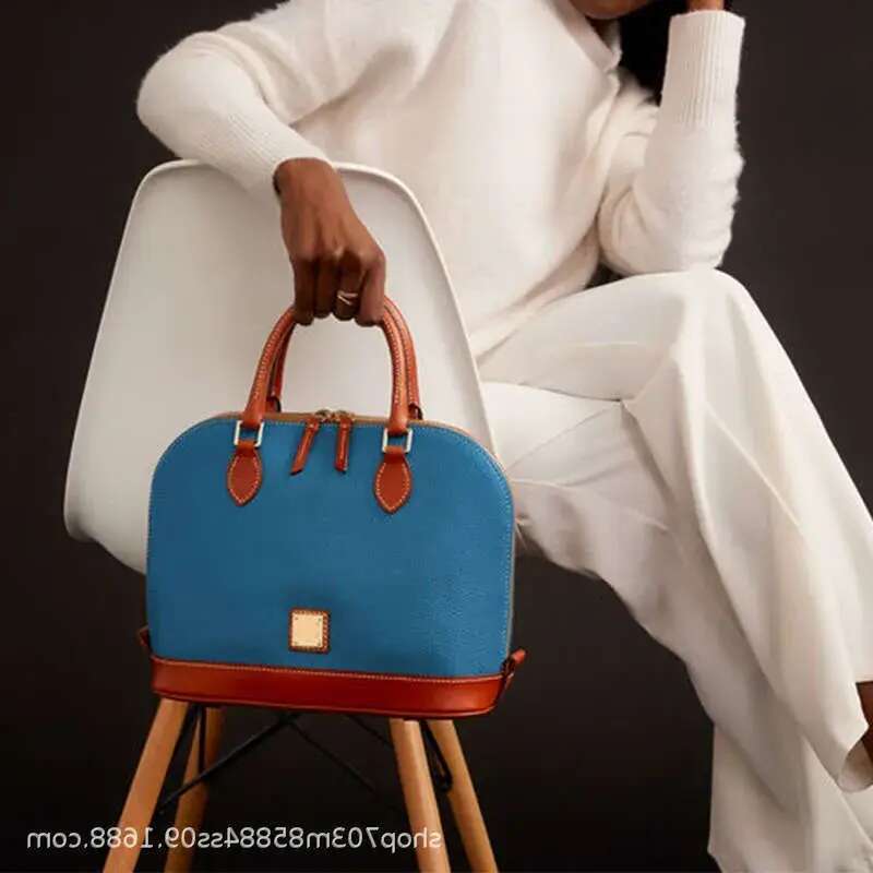 Chain crossbody handbag, women's color blocked styling bag, lychee patterned PU leather, fashionable
