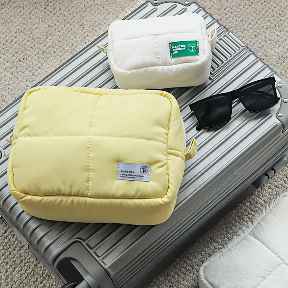 Women Quilted Makeup Bag Makeup Storage Bag Aesthetic Cosmetic Holder Bag Waterproof Puffer Cosmetic Pouch Outdoor Travel Bag 250519