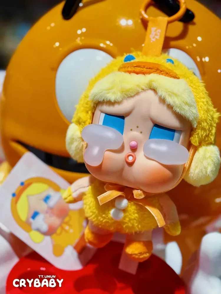 New Genuine Crybaby Crying Again Series Blind Box Figures Vinyl Face Doll Crybaby Pendant Keychain Mystery Box Toy Gift X2505281