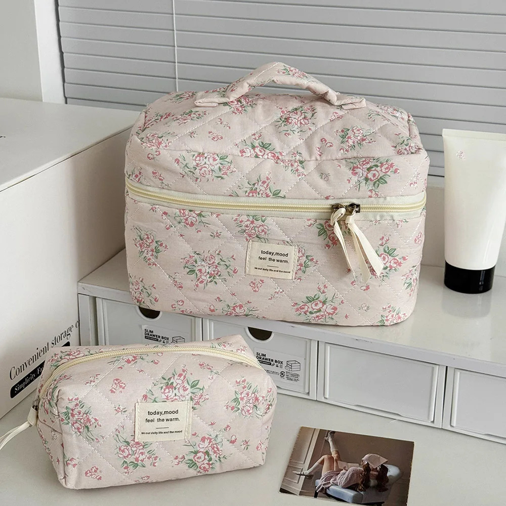 Vintage Rose Women Cosmetic Bag Fashion Travel Organizer Makeup Quilted Bag Pouch Ladies Make Up Storage Handbag Zipper Bag 250527