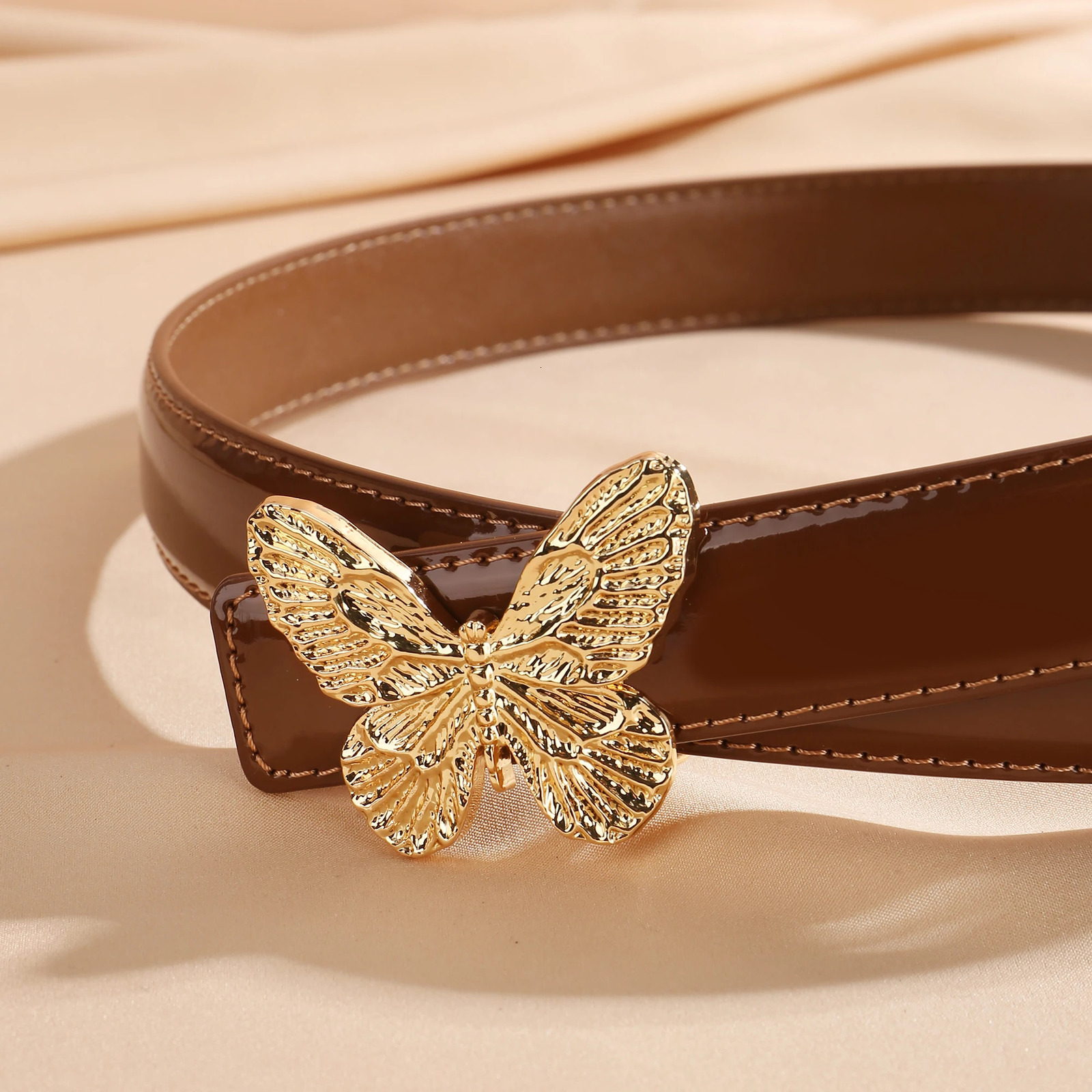 Elegant Womens Belts Pink Y2k Belt Fashion Gold Butterfly Buckle Belt Black Brown Ladies Leather Belts for Jeans Dresses 250527