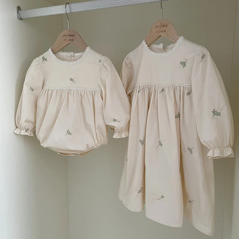 Family Sister Matching Dress Outfit Baby Girls Clothes Sisters Embroidered Hollow Girl Romper Princess Dresses 250528