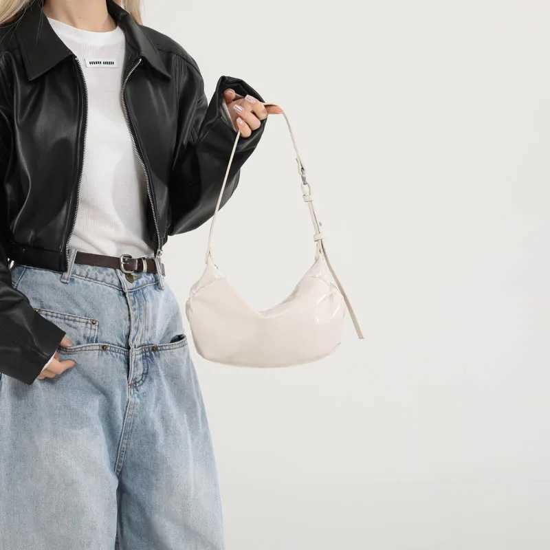 Women PU Shoulder Bag Fashion Underarm Bag Large Capacity Crescent Shoulder Purse Solid Color Chic Hobo Bag Outdoor Travel Bag Y250528