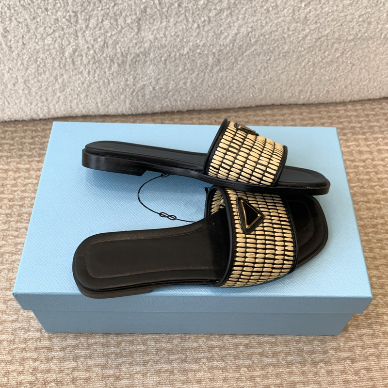 Triangle slides Designer Sandals Women sandale Weaving slippers Rubber Ladies Flat Beach Summer Fall Mules Outdoor Waterproof Flat slippers