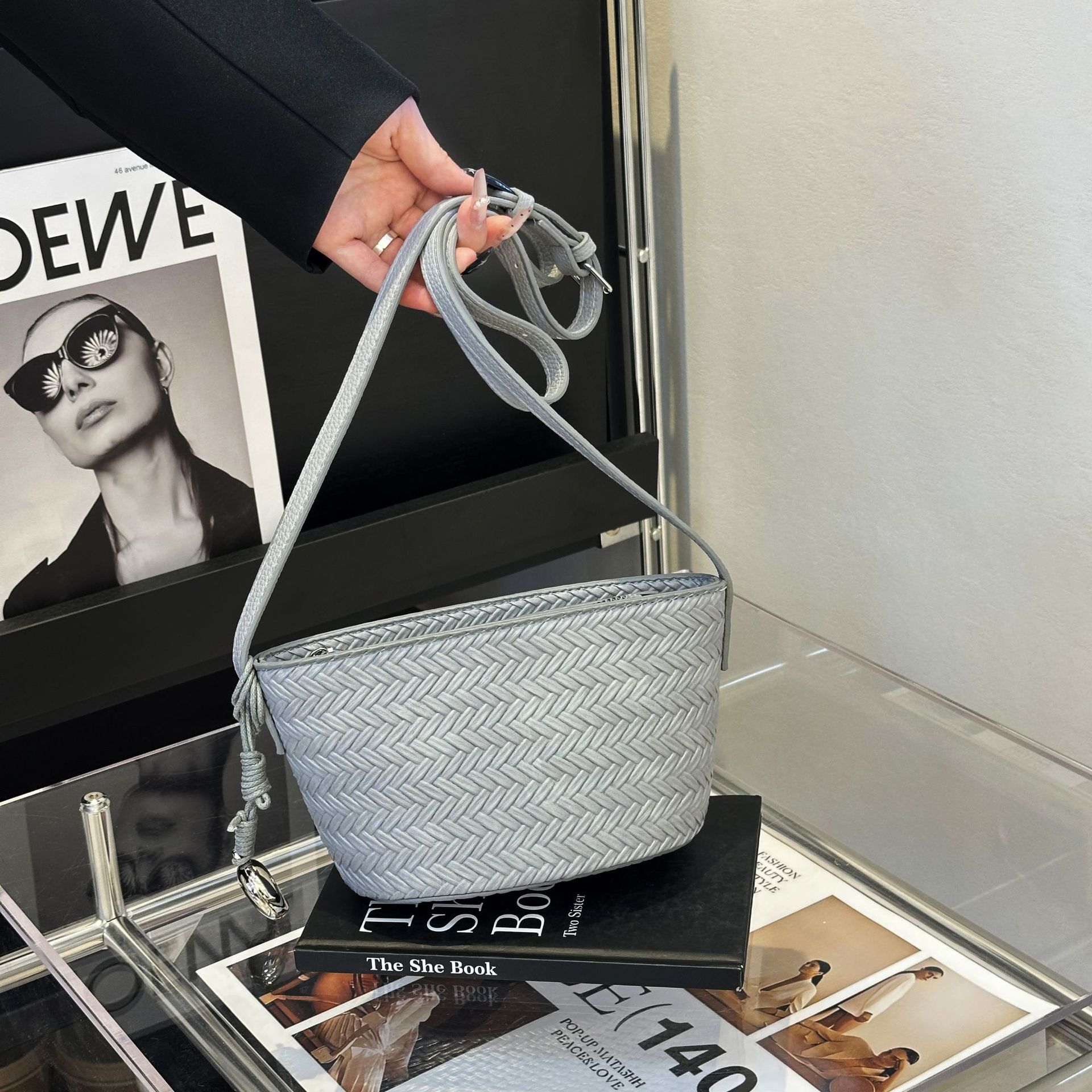 Luxury Brand Designer Bag Knitted Tote For Women 2025 New Large Capacity Commuter Single Underarm Cross Shoulder Handheld Bucket Bag