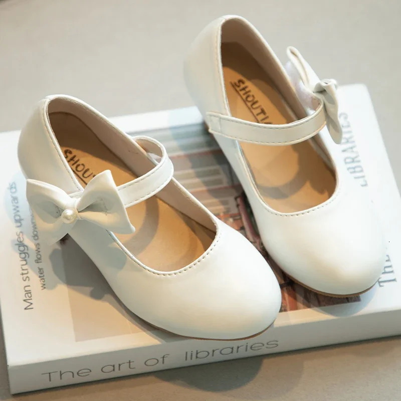Kids Dance Performance Shoes High Heels Girls Princess Shoes with Simple Bow Children Leather Shoes for Party Wedding 250528