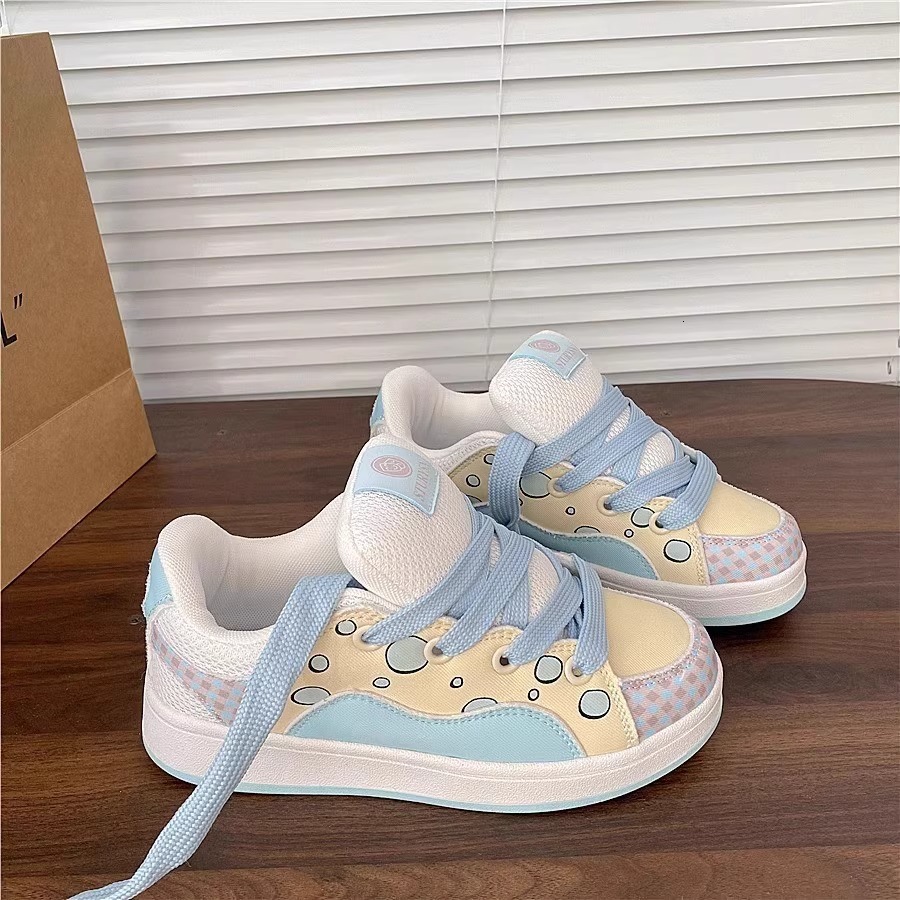 2025 Designer casual shoes Niche Cute Bubble Moon Bread Shoes INS 2025 Spring and Autumn New Versatile Sports Casual Sneakers