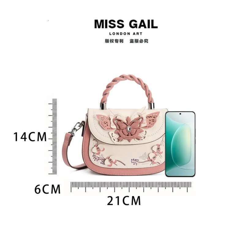 Light Brand Women's Handbag 2025 Autumn And Winter New Retro Single Shoulder Sweet Girl High-End Designer Crossbody Bag