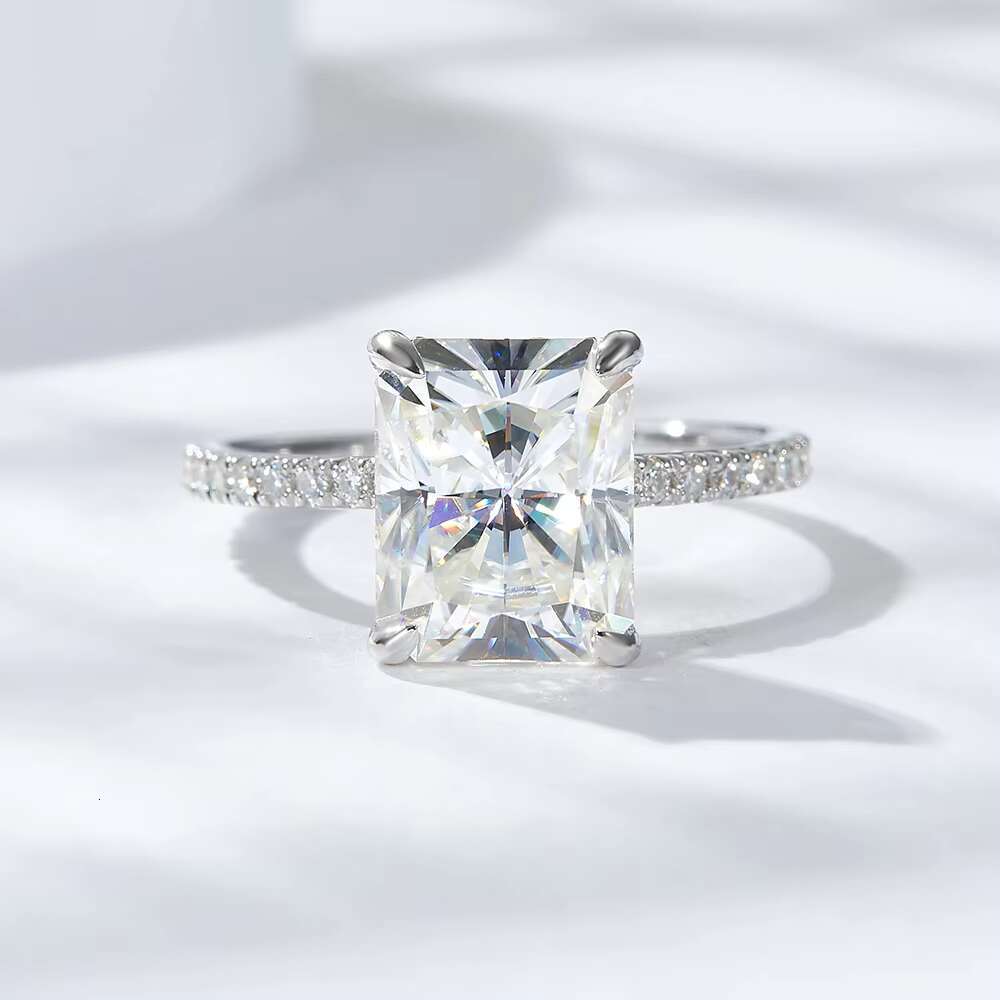4CT 925 Sterling Silver Moissanite Ring for Womens Luxurious Wedding Jewelry Wholesale
